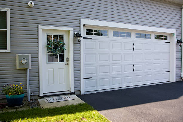 24/7 Emergency Garage Door Roller Replacement experts in Mustang, OK